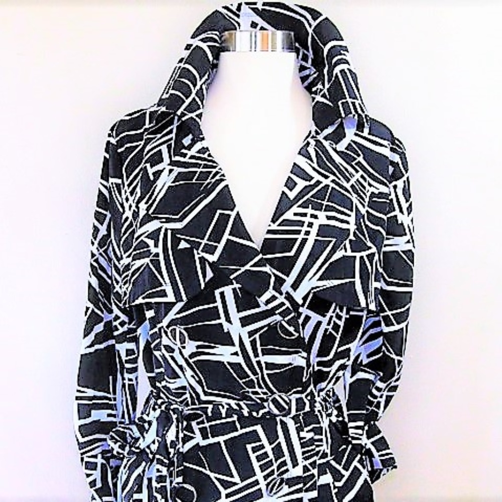 VERTIGO BLACK AND WHITE TRENCH COAT OR RAINCOAT
